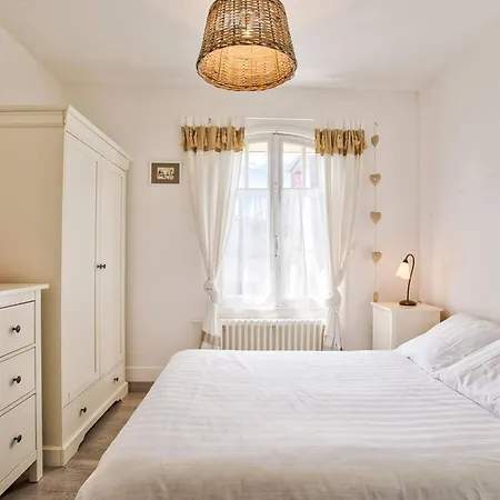 Maison De Familiale Pres Des Commerces Et A Franceville - Fr-1-788-10 Merville-Franceville-Plage