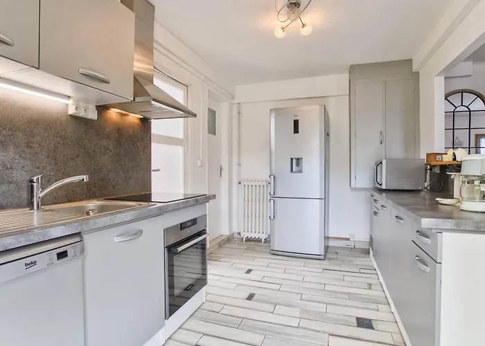 Дом отдыха Maison De Familiale Pres Des Commerces Et A Franceville - Fr-1-788-10