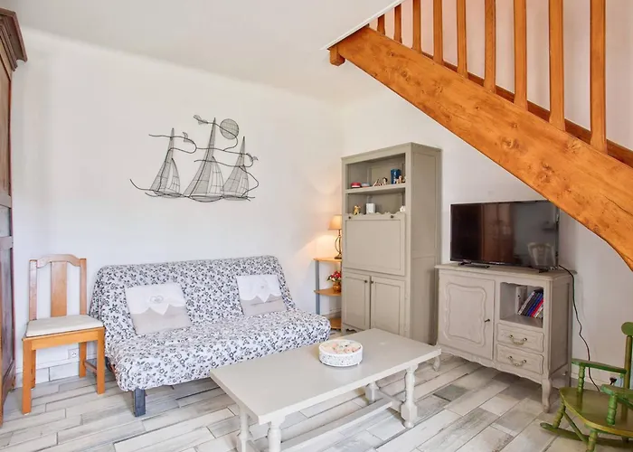 Maison De Familiale Pres Des Commerces Et A Franceville - Fr-1-788-10 Дом отдыха