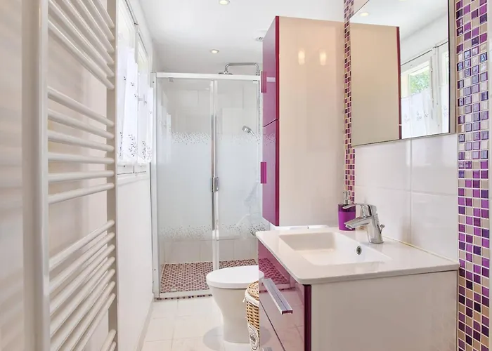 Дом отдыха Maison De Familiale Pres Des Commerces Et A Franceville - Fr-1-788-10 Мервиль-Франсвиль