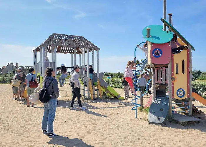 Дом отдыха Maison De Familiale Pres Des Commerces Et A Franceville - Fr-1-788-10 *